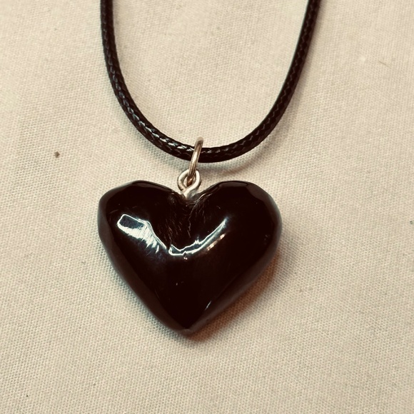 2/$20 Black Heart Pendant w/Gold Tone Bail Small in Size Small Scratch - Picture 1 of 13